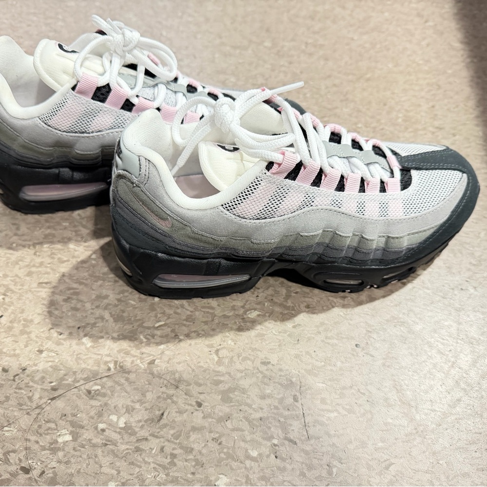 Nike Women's Air Max 95 - IG Pink Foam 2025 - Picture 3 of 5